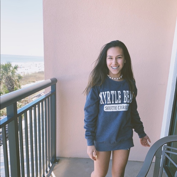 Meet your Posher, Juliana - Picture 1 of 1